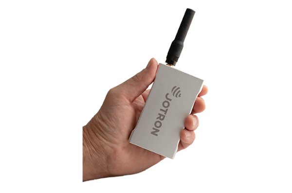 Picture-Tron-SMARTDEC-GMDSS-tester-in-hand
